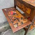 Table d'appoint / table à thé en bois sculpté et peint années 20