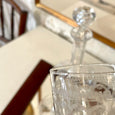 Service de verres à eau + 2 carafes en cristal à décor guilloché