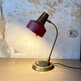 Lampe de bureau vintage rouge et laiton années 50