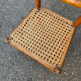 Petite chaise ancienne pour enfant cannée