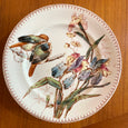 Assiette plate polychrome Oiseau et Iris Longwy
