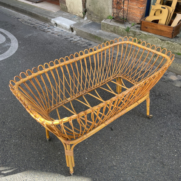 Berceau en rotin années 60
