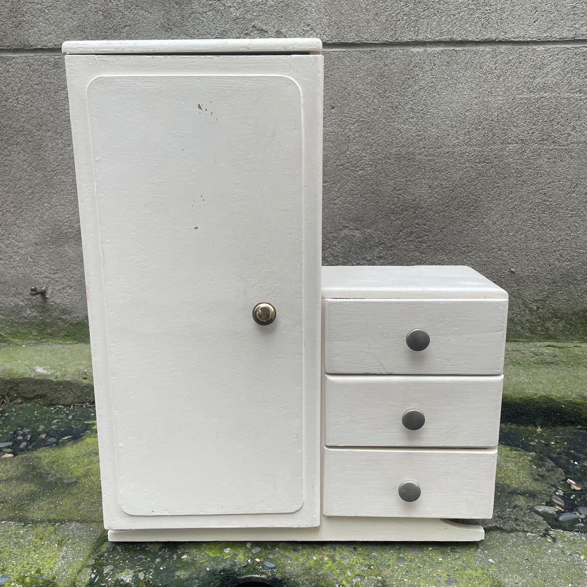 ANCIENNE ARMOIRE DE Poupée en Bois Années 50/60 - état correct EUR 35,00 - FR