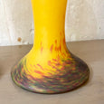 Paire de vases en pâte de verre jaune signés - Vianne