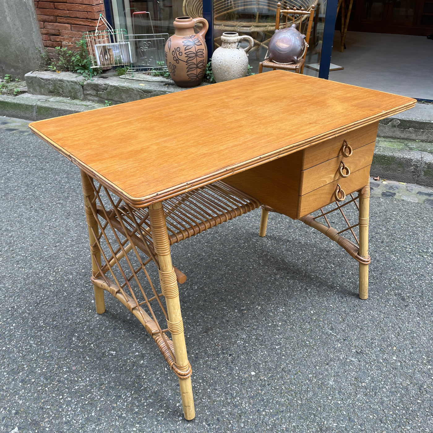 Bureau en rotin et bois Louis Sognot, années 50