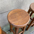 Tabouret haut en chêne massif