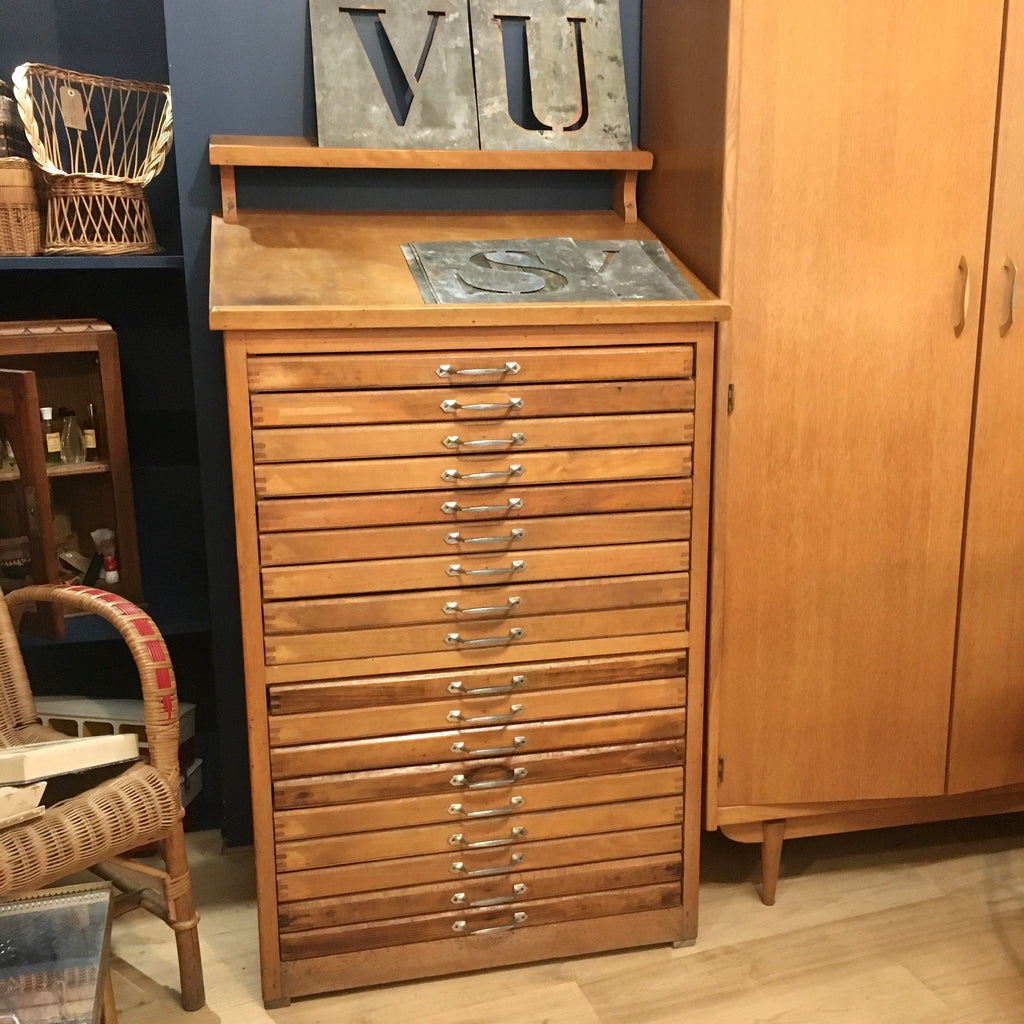 Meuble d'imprimerie 18 tiroirs