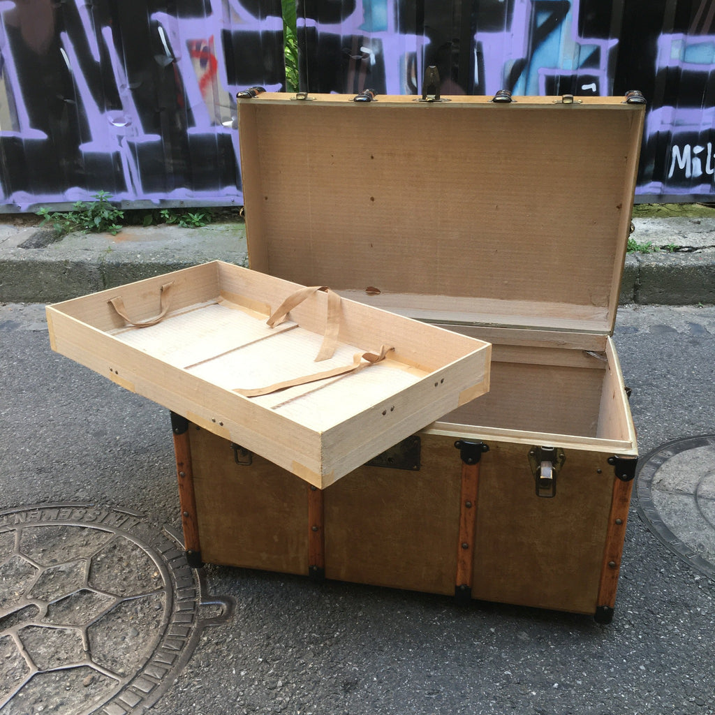 Grande malle de voyage ancienne