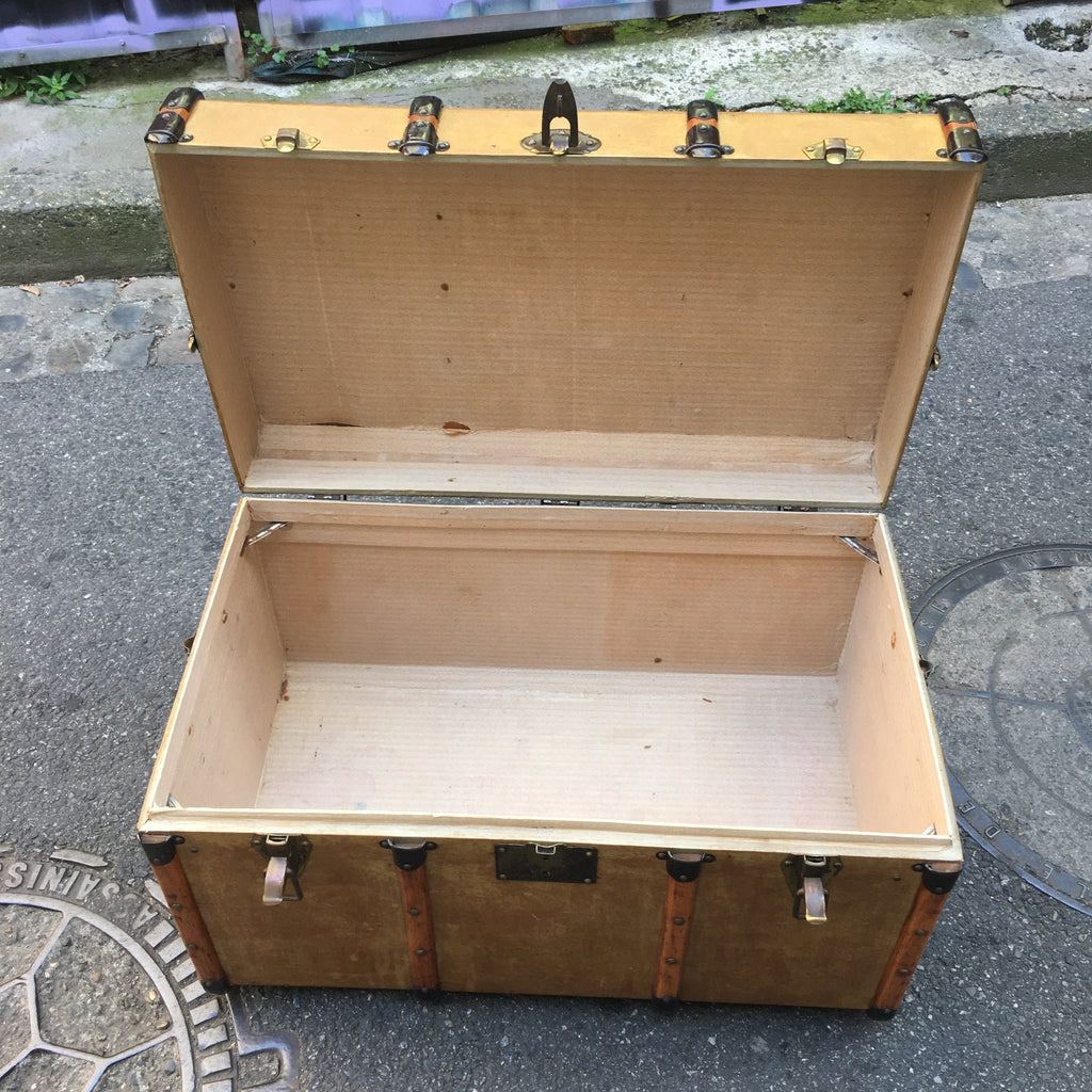 Grande malle de voyage ancienne