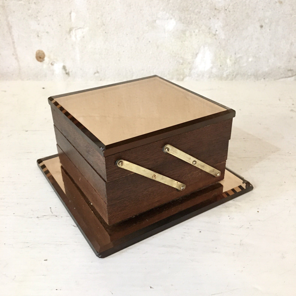 Distributeur à cigarettes miroir rose