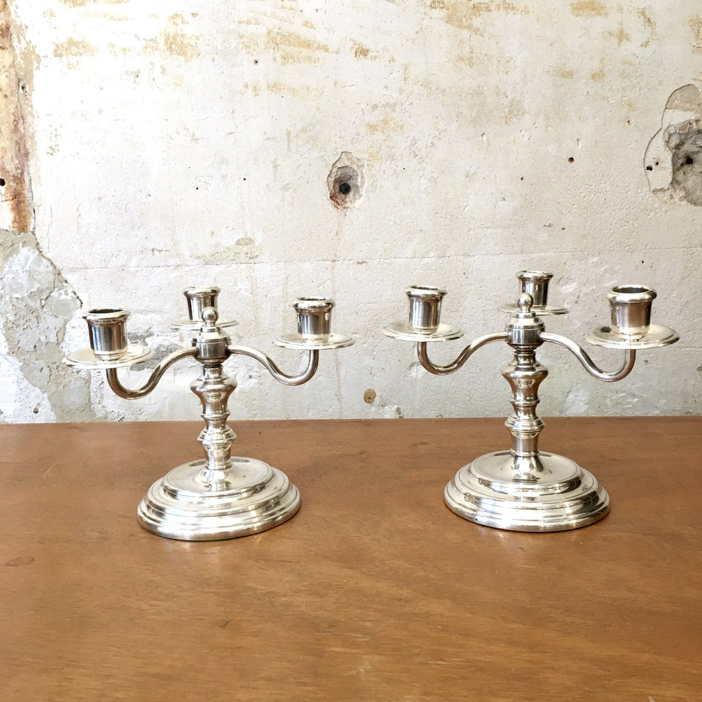 Paire de chandeliers en métal argenté Christofle