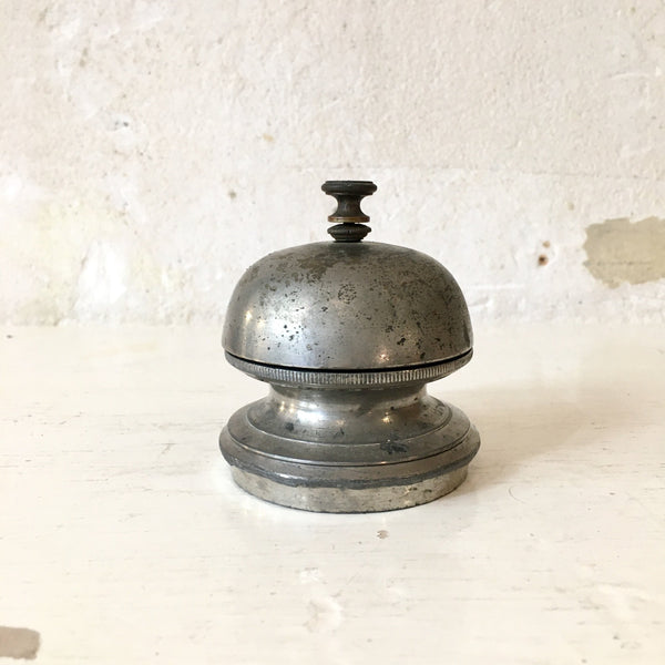 Sonnette de comptoir en métal
