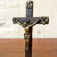 Petit crucifix bois et laiton