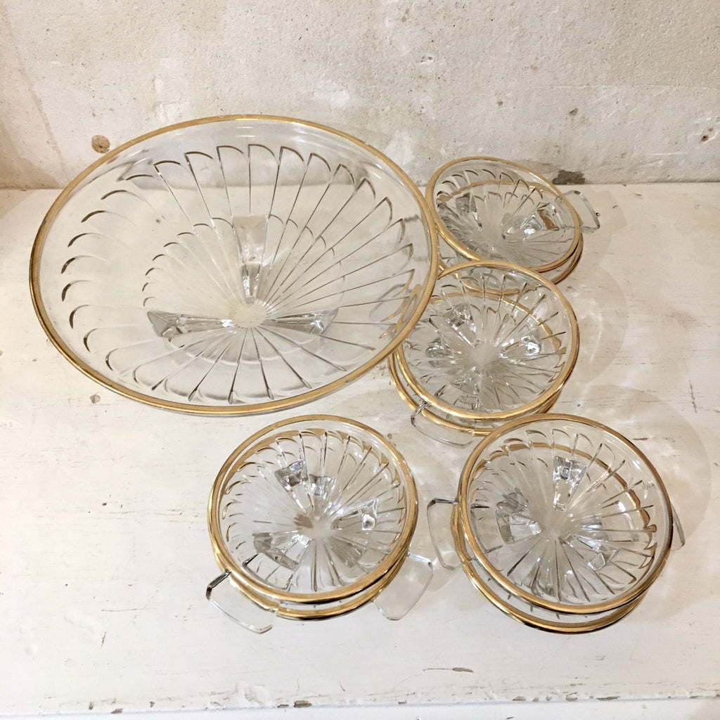 Service à fruits en verre moulé