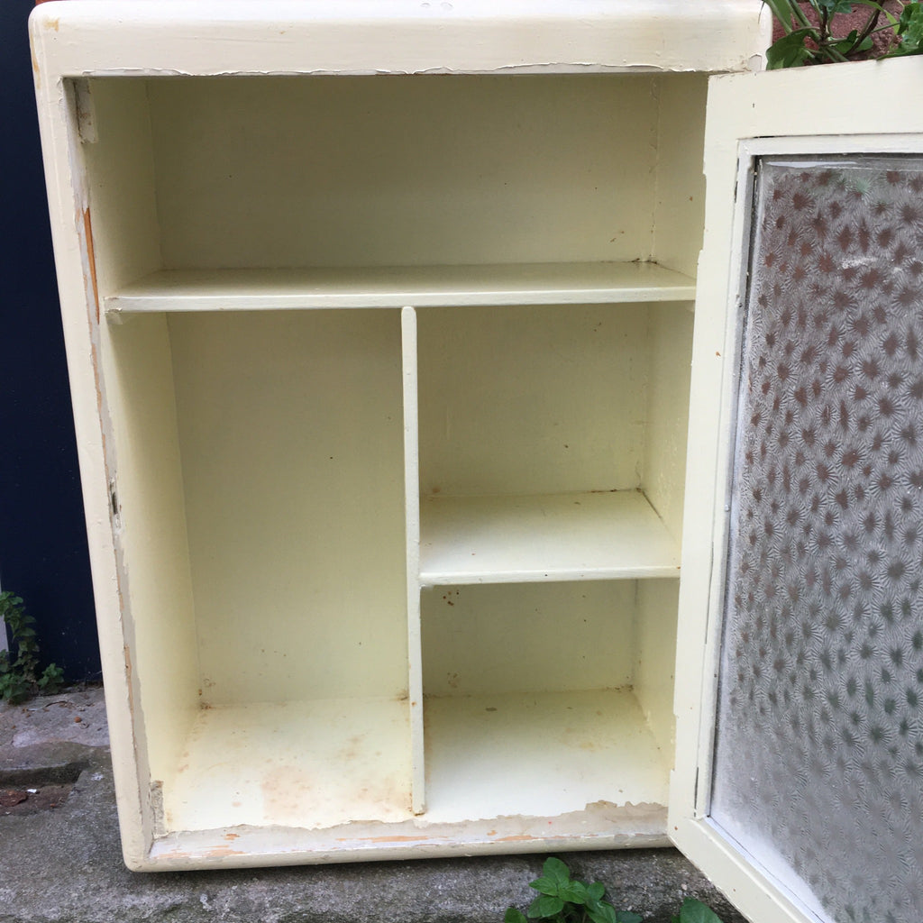 Armoire à pharmacie années 40
