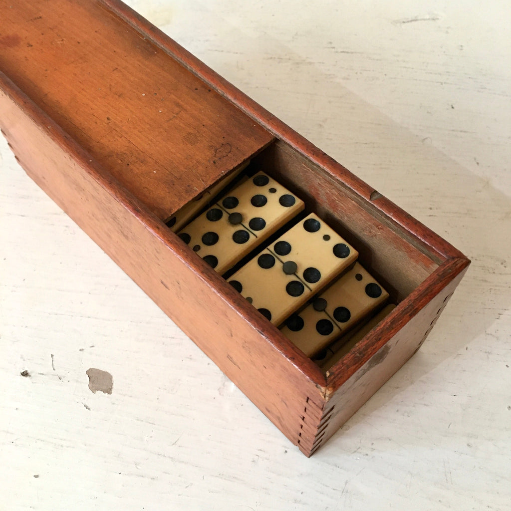 Jeu de dominos complet dans boîte en bois