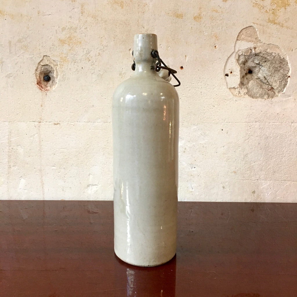 Bouteille en grès grège