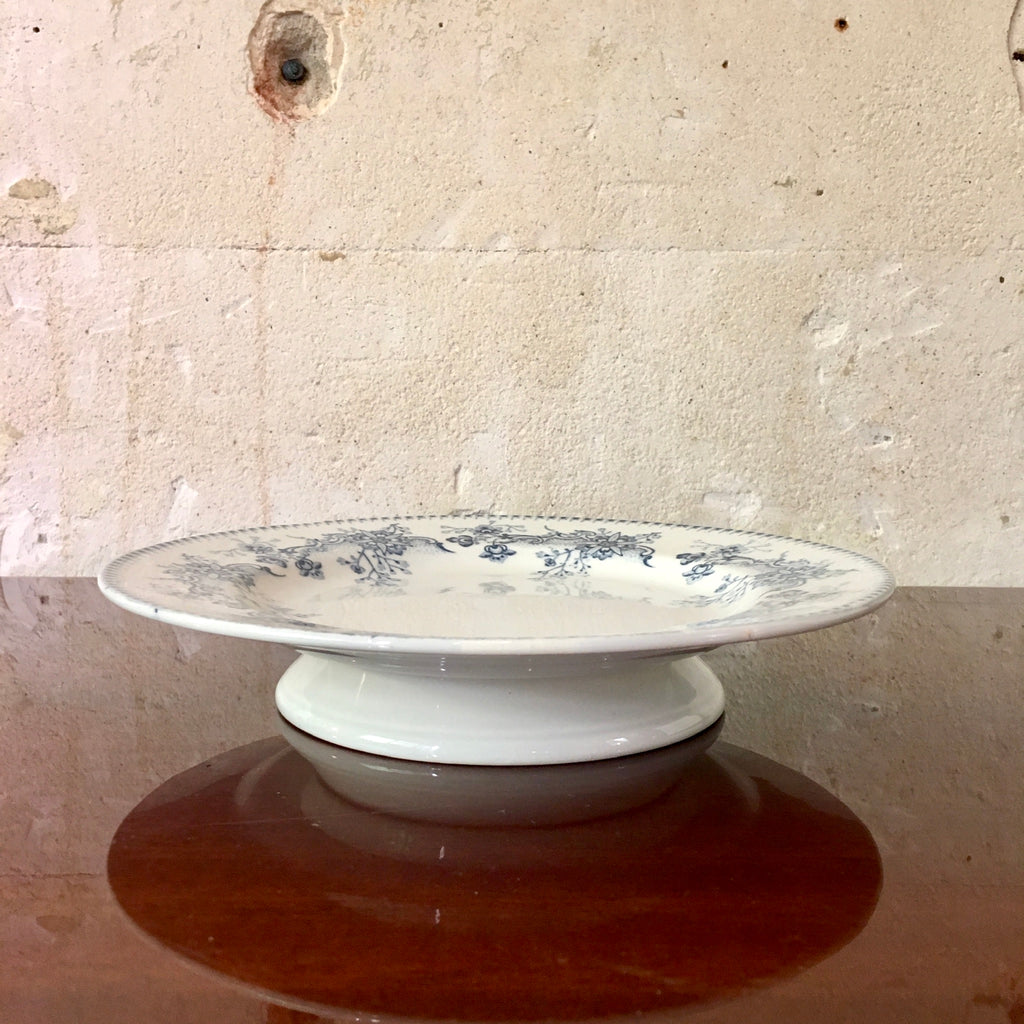 Présentoir à gâteaux en faïence de Lunéville