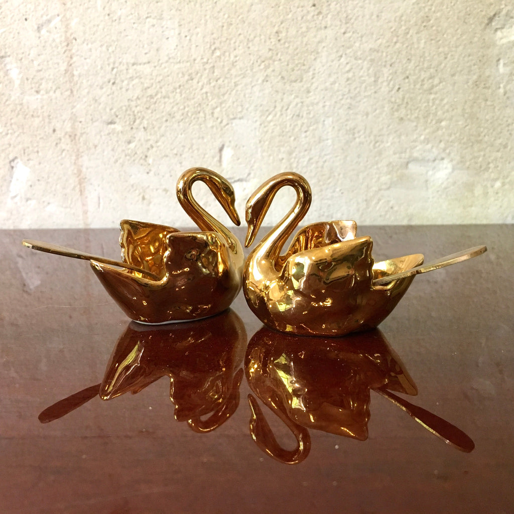 Salière et poivrier cygnes en porcelaine doré