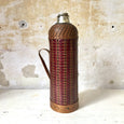 Bouteille thermos vintage années 1950 1960 en osier tressé