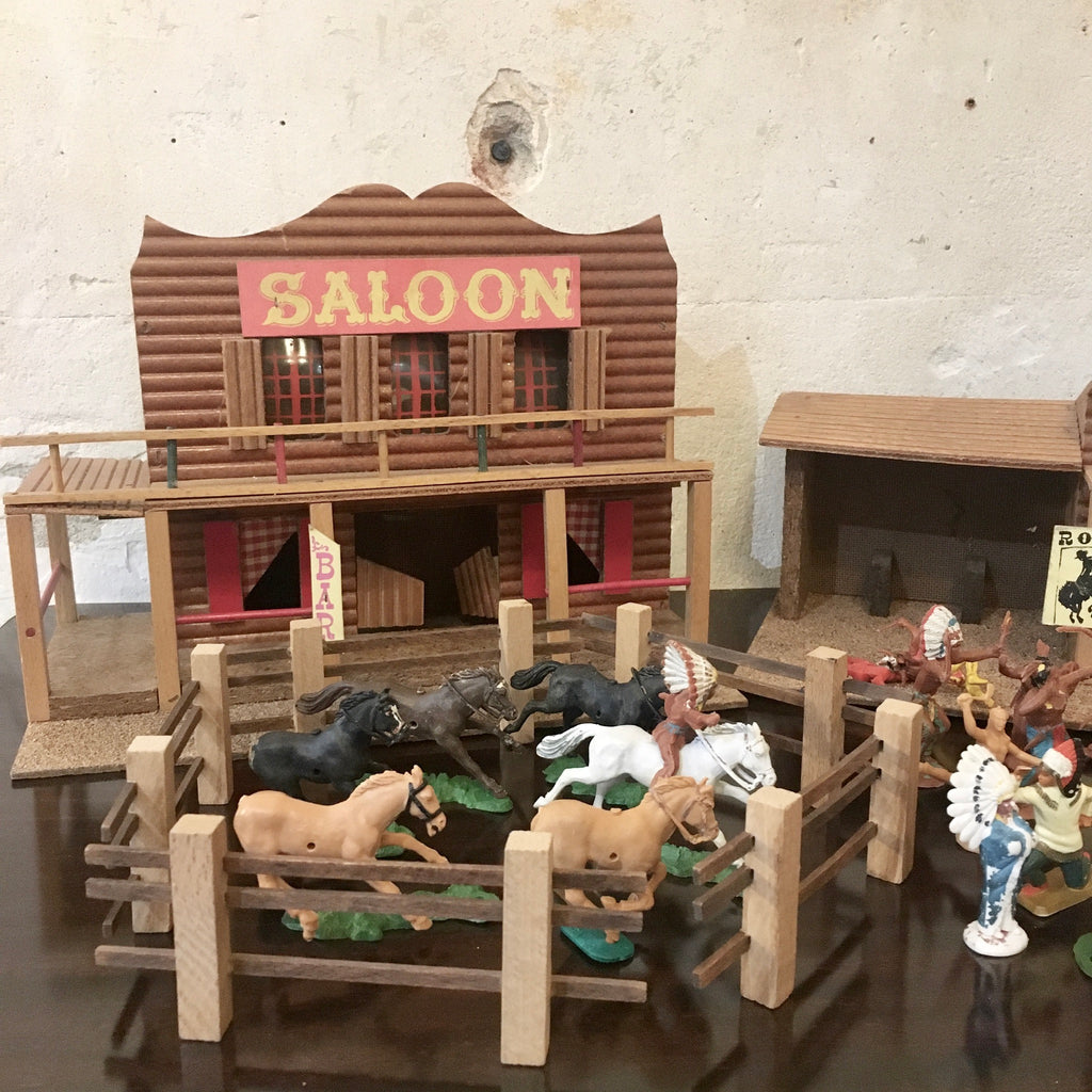 Ensemble Saloon et ranch en bois