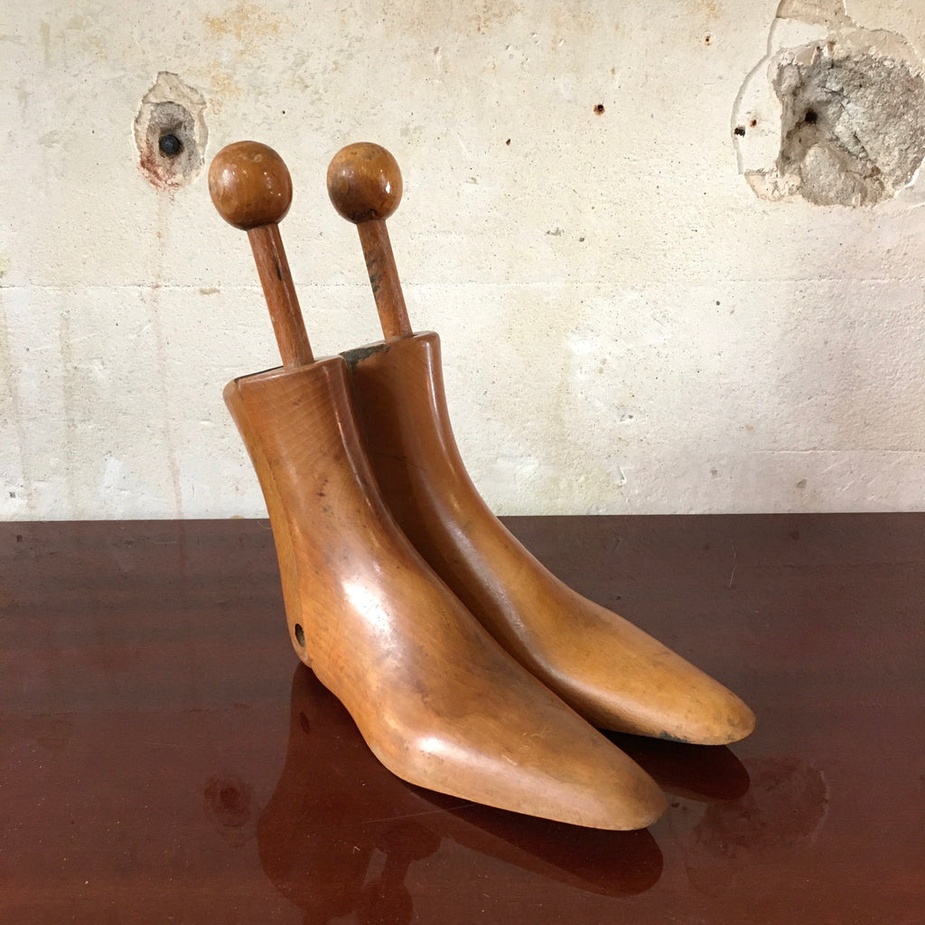 Paire d'embauchoirs pour bottines P.39