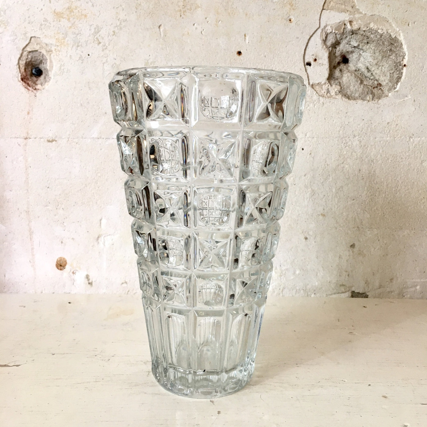Grand vase en verre moulé - Tchéquoslovaquie