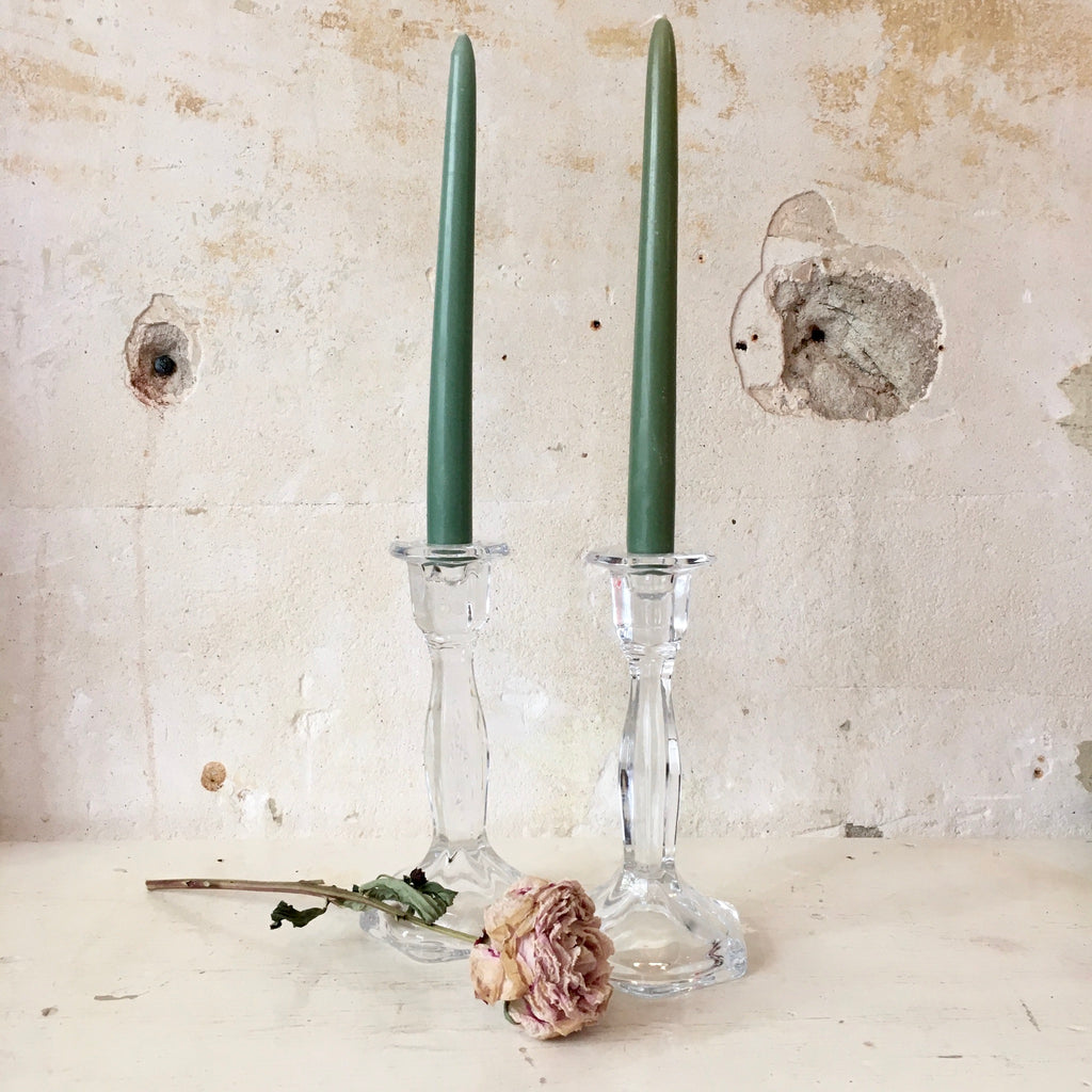 Paire de bougeoir en verre moulé