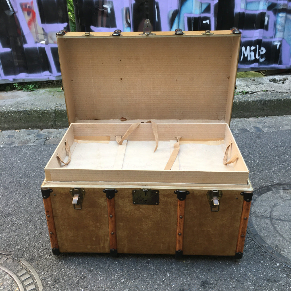 Grande malle de voyage ancienne