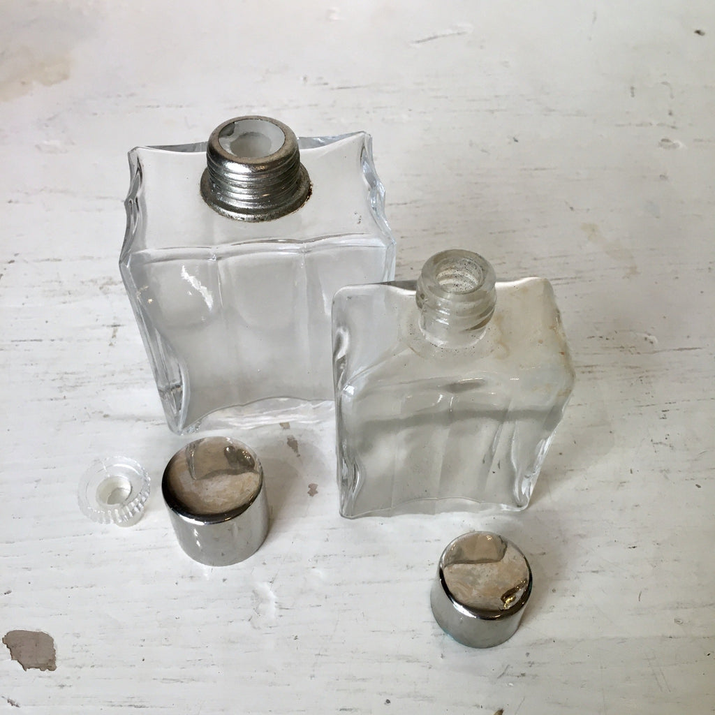 Lot de 2 flacons Art Déco en verre