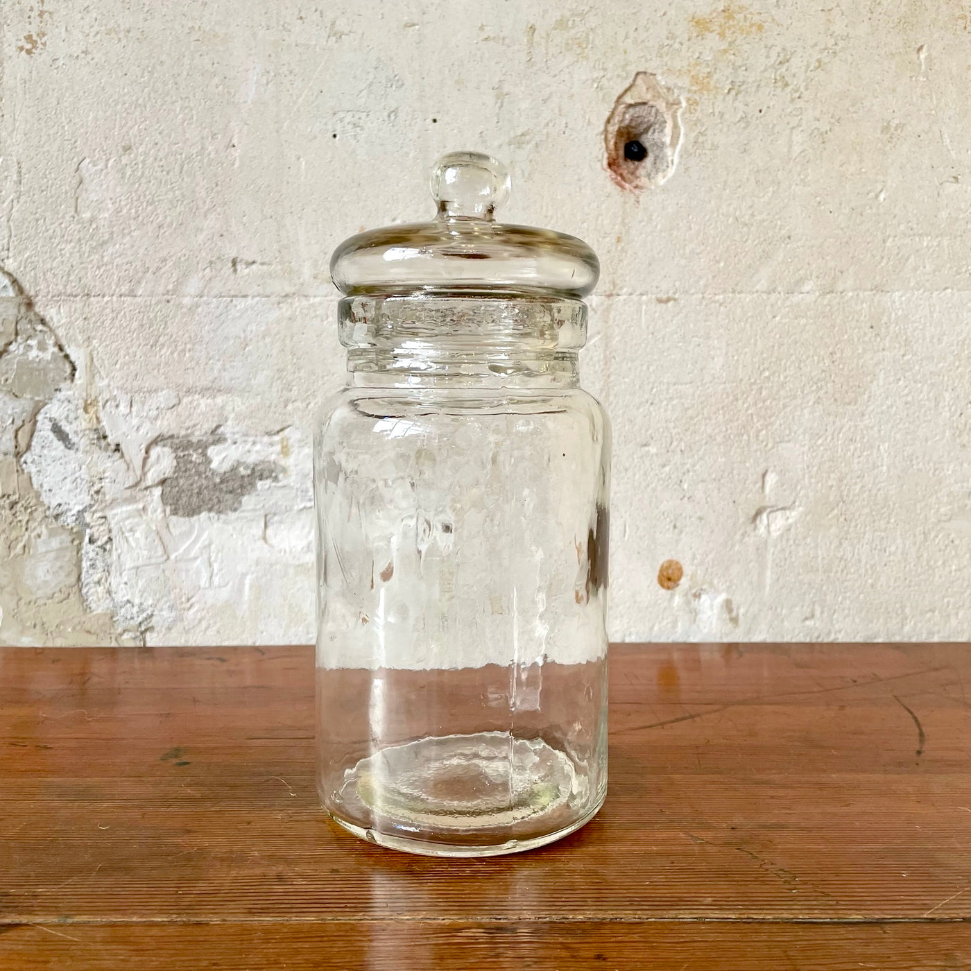Bonbonnière cylindrique en verre moulé transparent