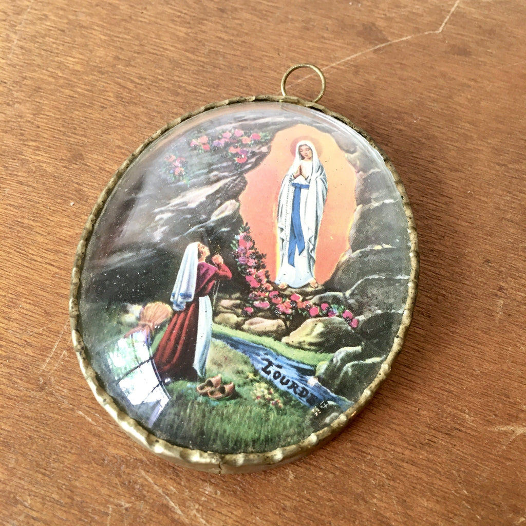 Médaillon religieux de Lourdes