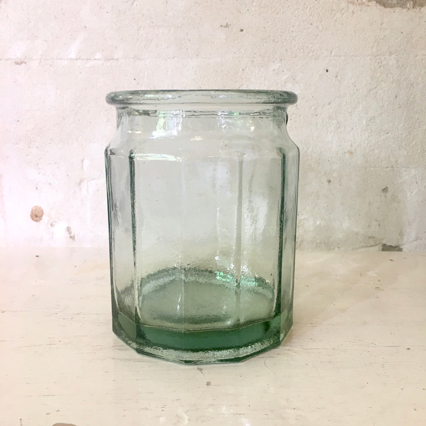 Grand pot à confiture / bocal en verre moulé bleuté