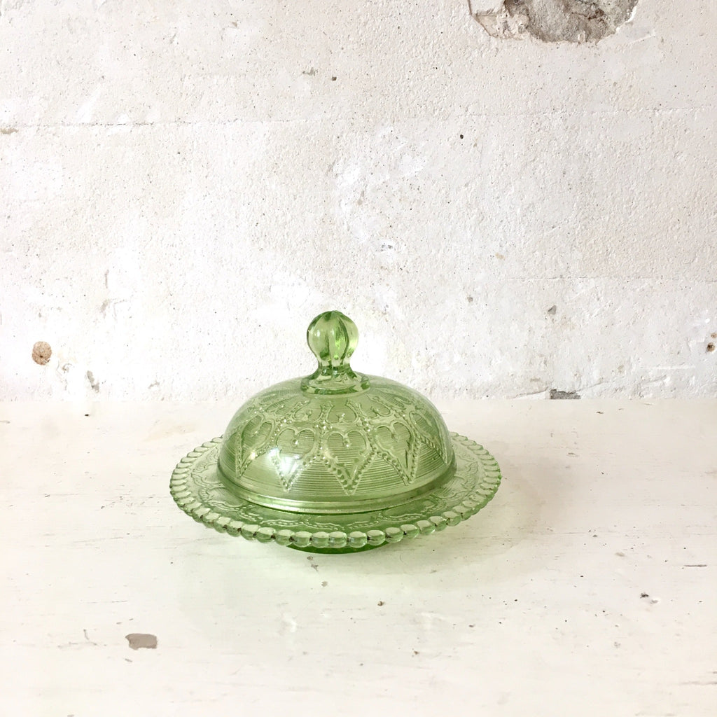 Beurrier en verre moulé ouraline