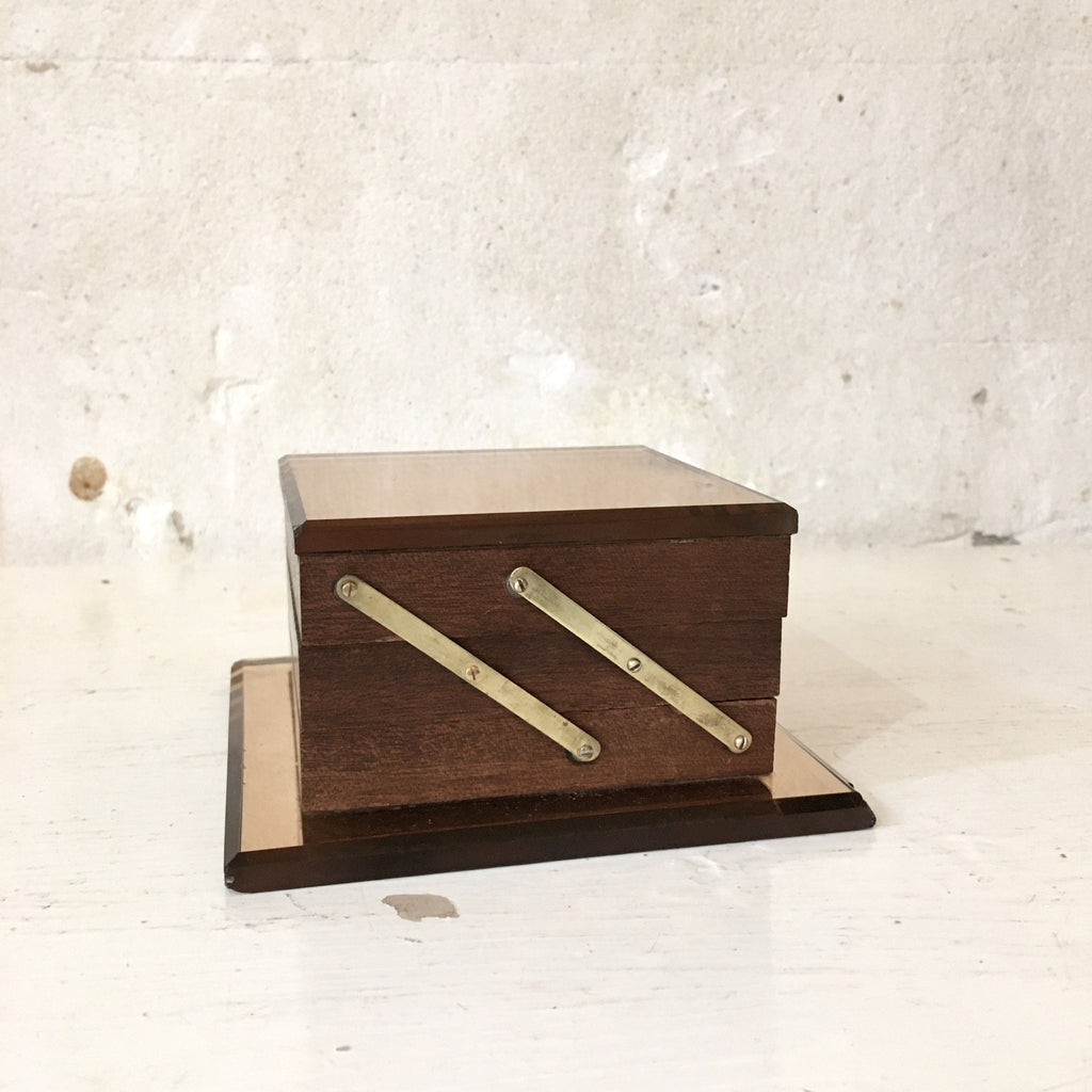 Distributeur à cigarettes miroir rose