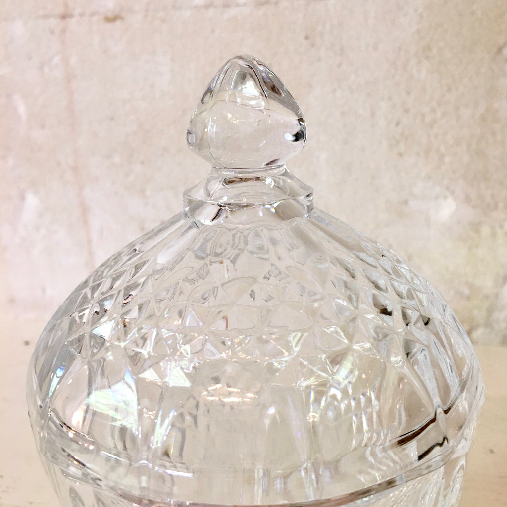 Sucrier / bonbonnière sur pied en cristal d'Arques