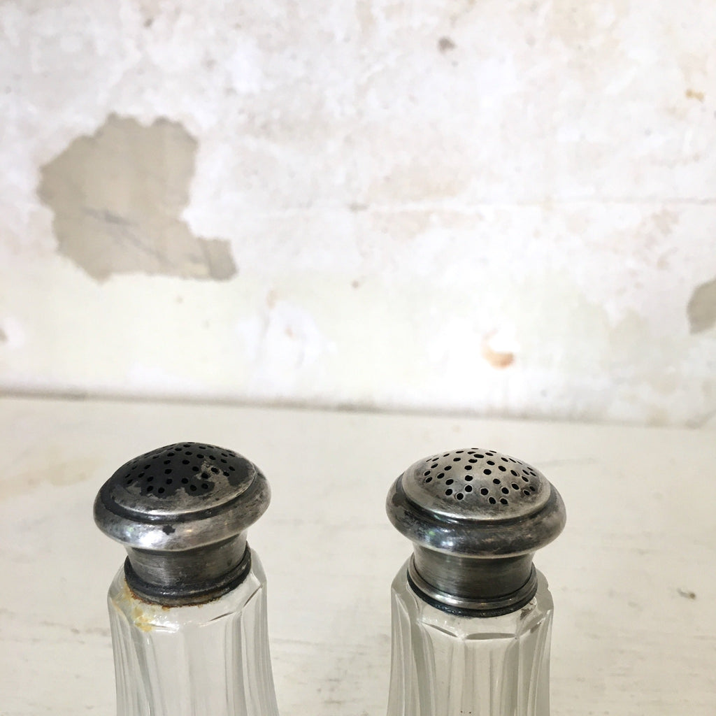 Salière et poivrière en cristal et argent massif circa 1900