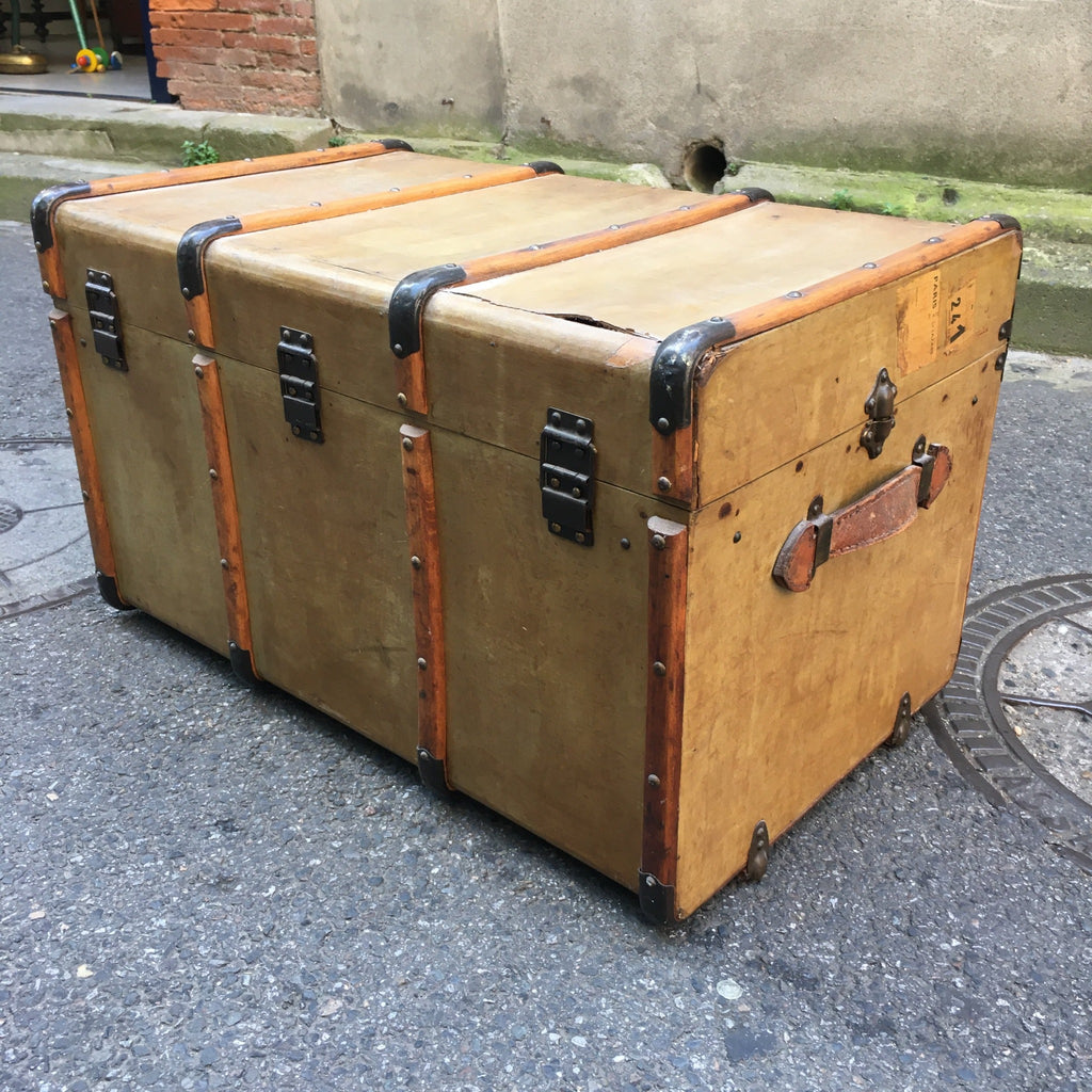 Grande malle de voyage ancienne