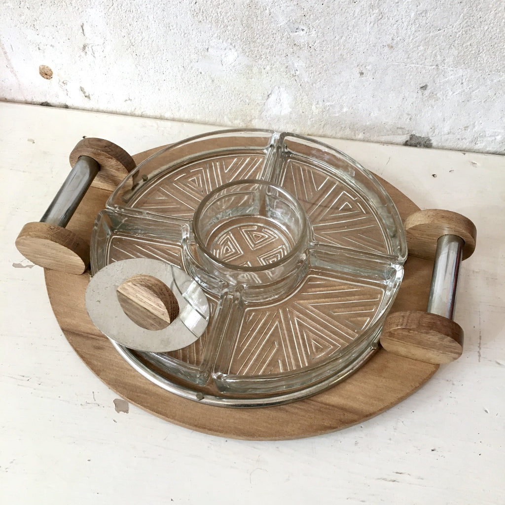 Plateau de service pour apéritif en bois avec ramequins en verre