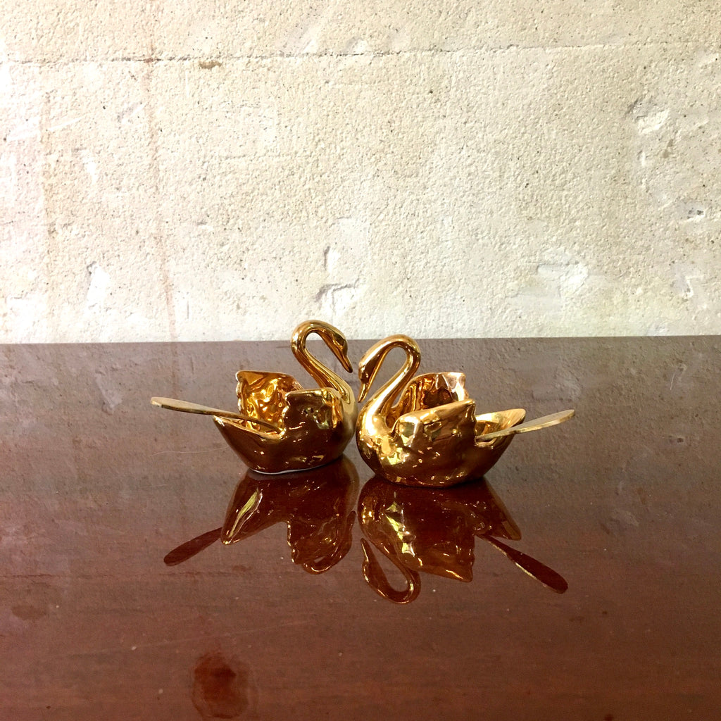 Salière et poivrier cygnes en porcelaine doré