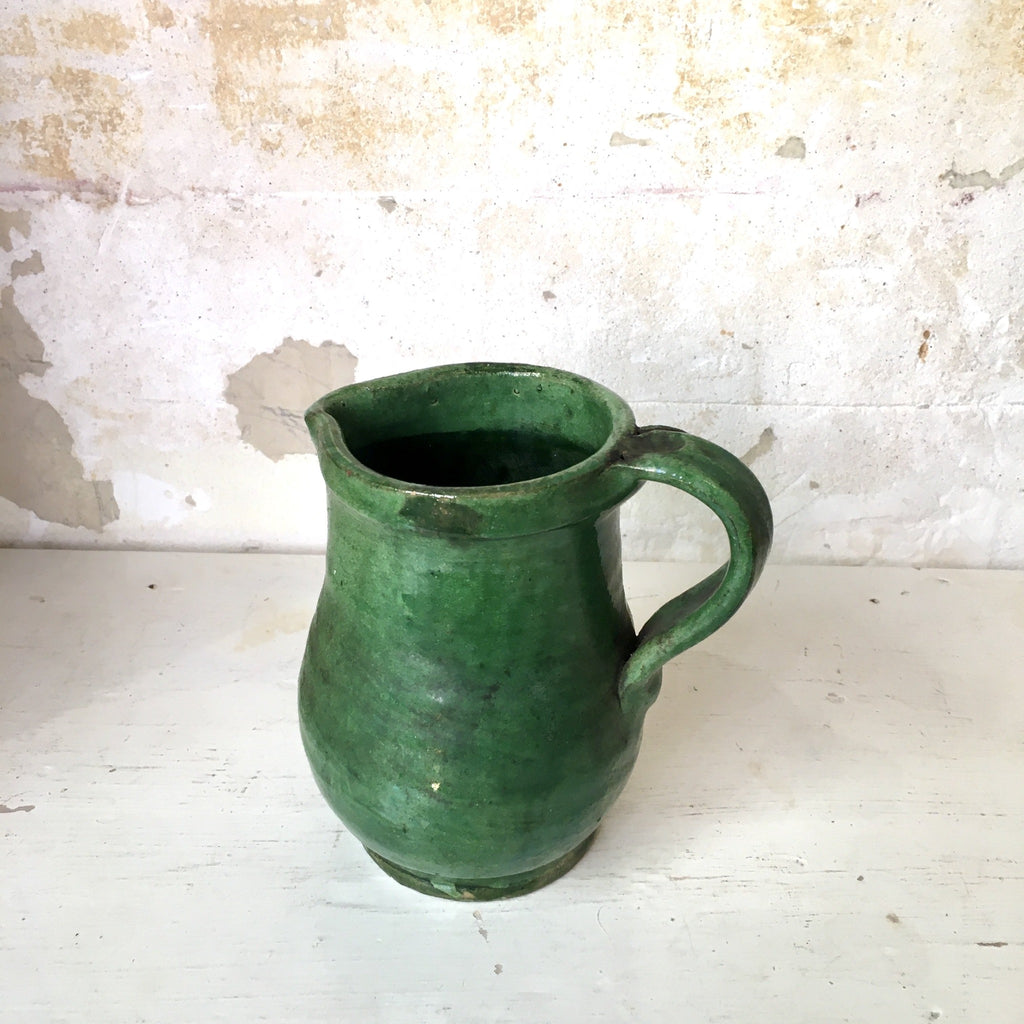 Pichet en grès émaillé vert