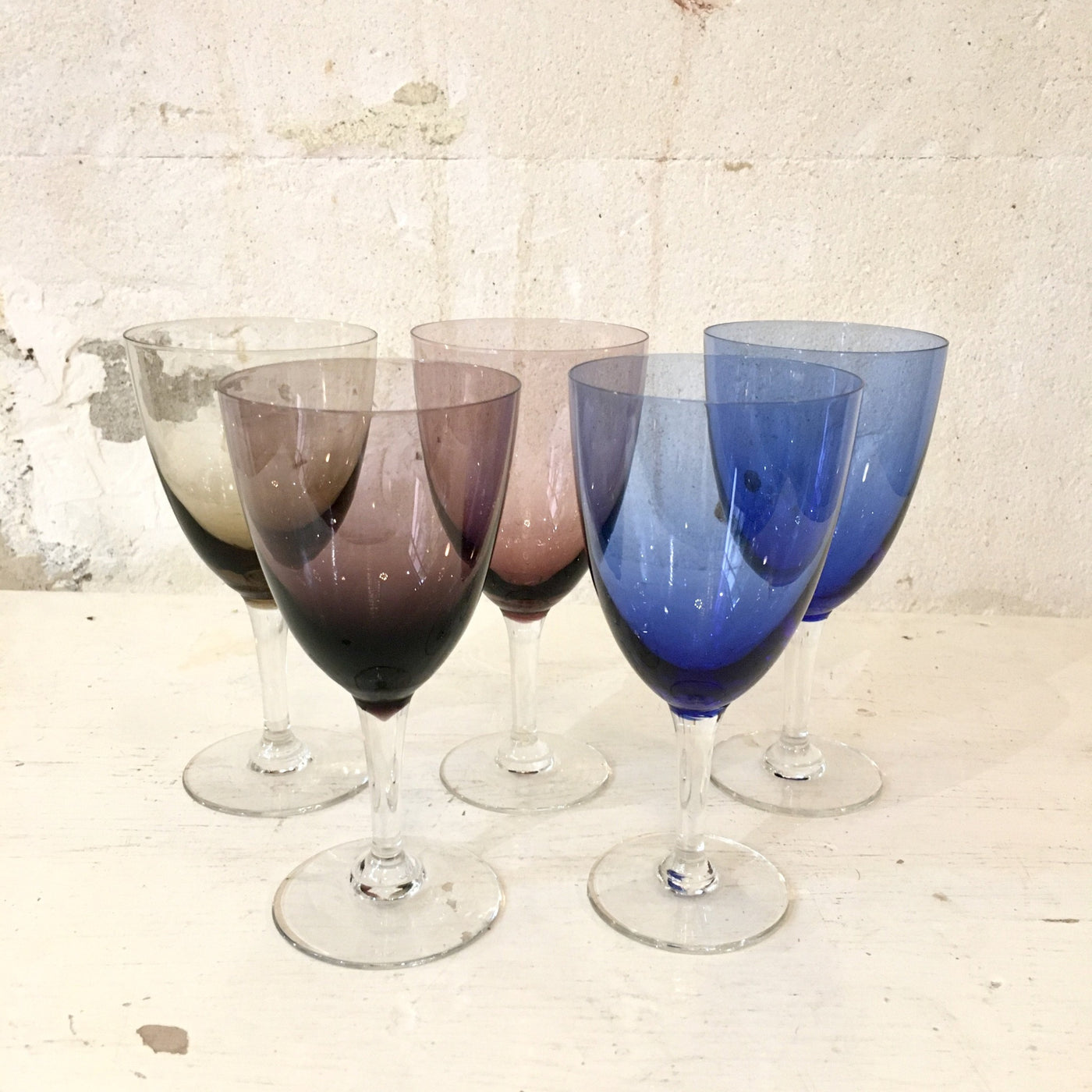 Ensemble de 5 verres colorés en cristal