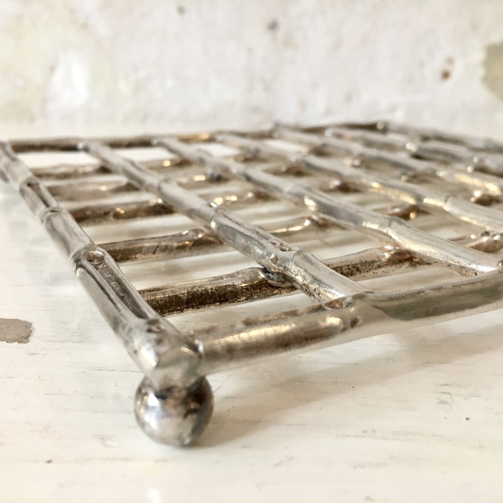 Dessous de plat en métal argenté