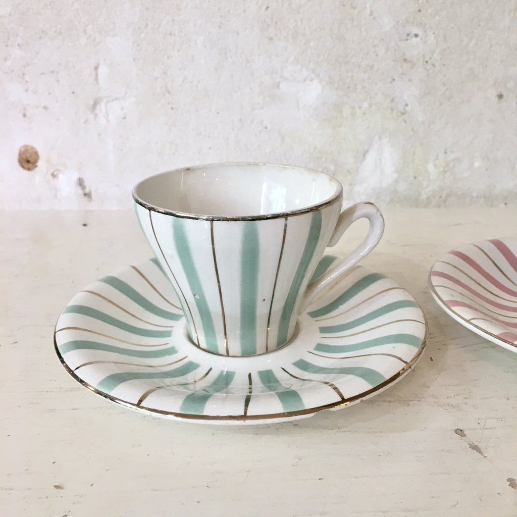 Paire de tasses et soucoupes Digoin rayées