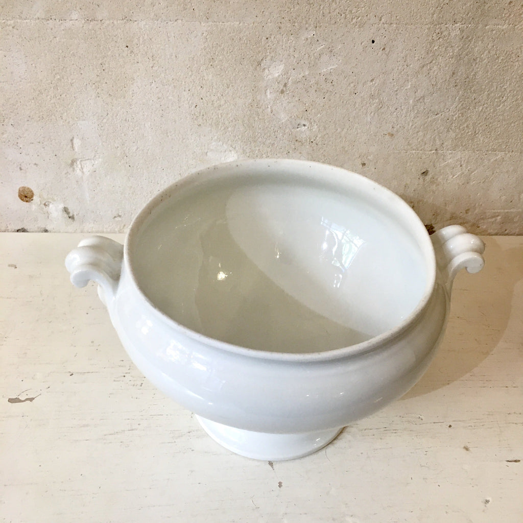 Soupière sur piédouche fin XIXème en faÏence blanche Sarreguemines