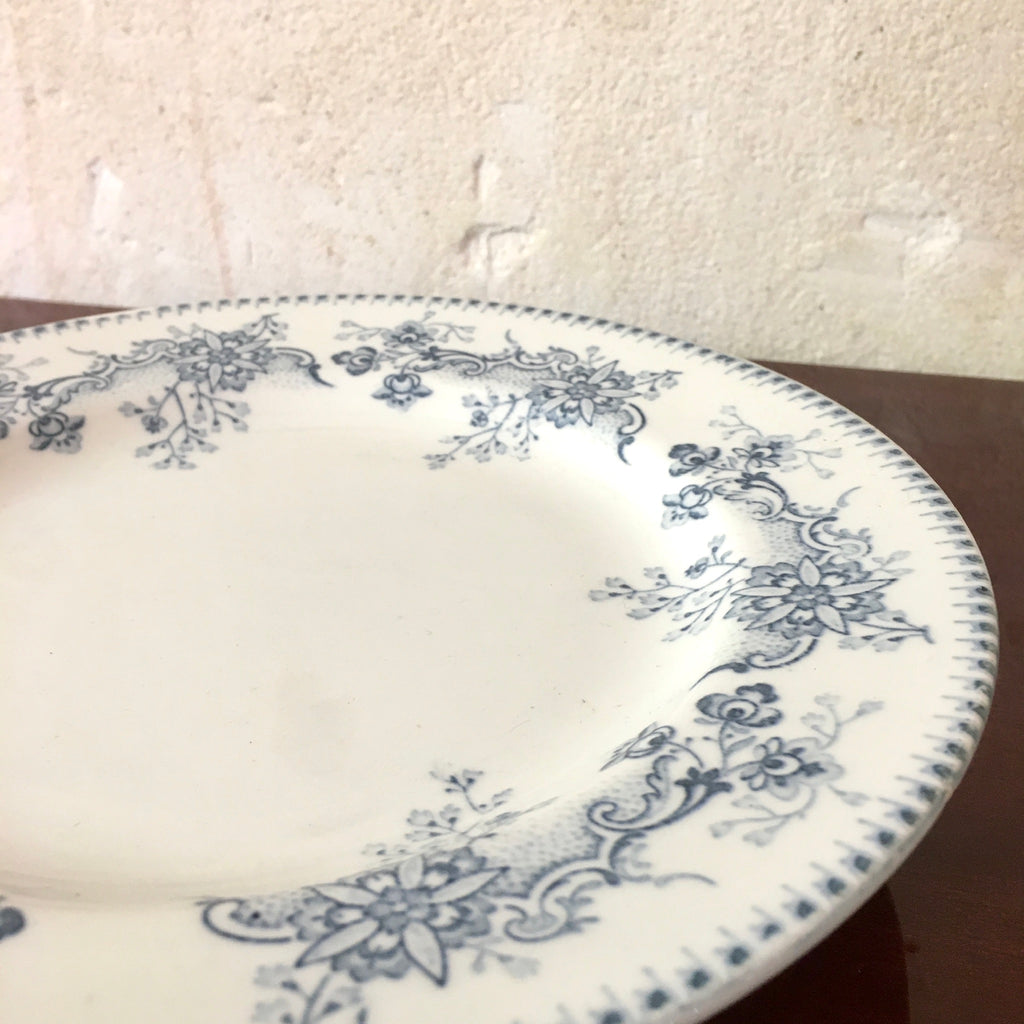 Présentoir à gâteaux en faïence de Lunéville