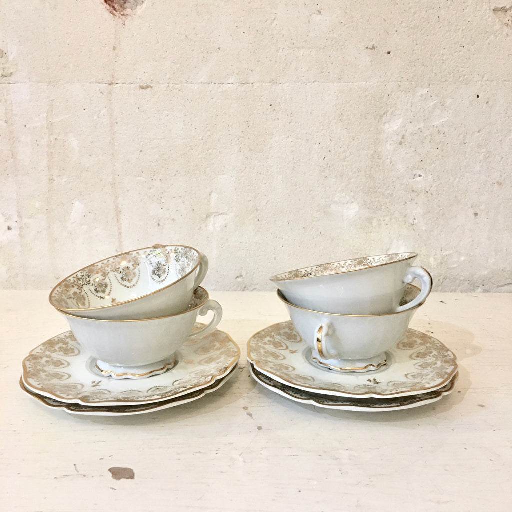 Ensemble de 2 tasses et sous-tasses porcelaine de Limoges blanc et doré