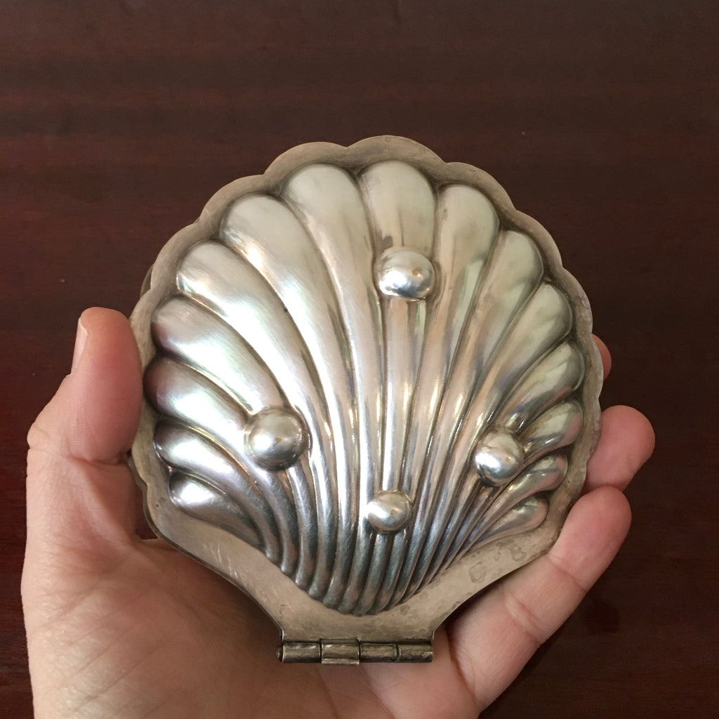 Beurrier métal argenté coquille Saint-Jacques