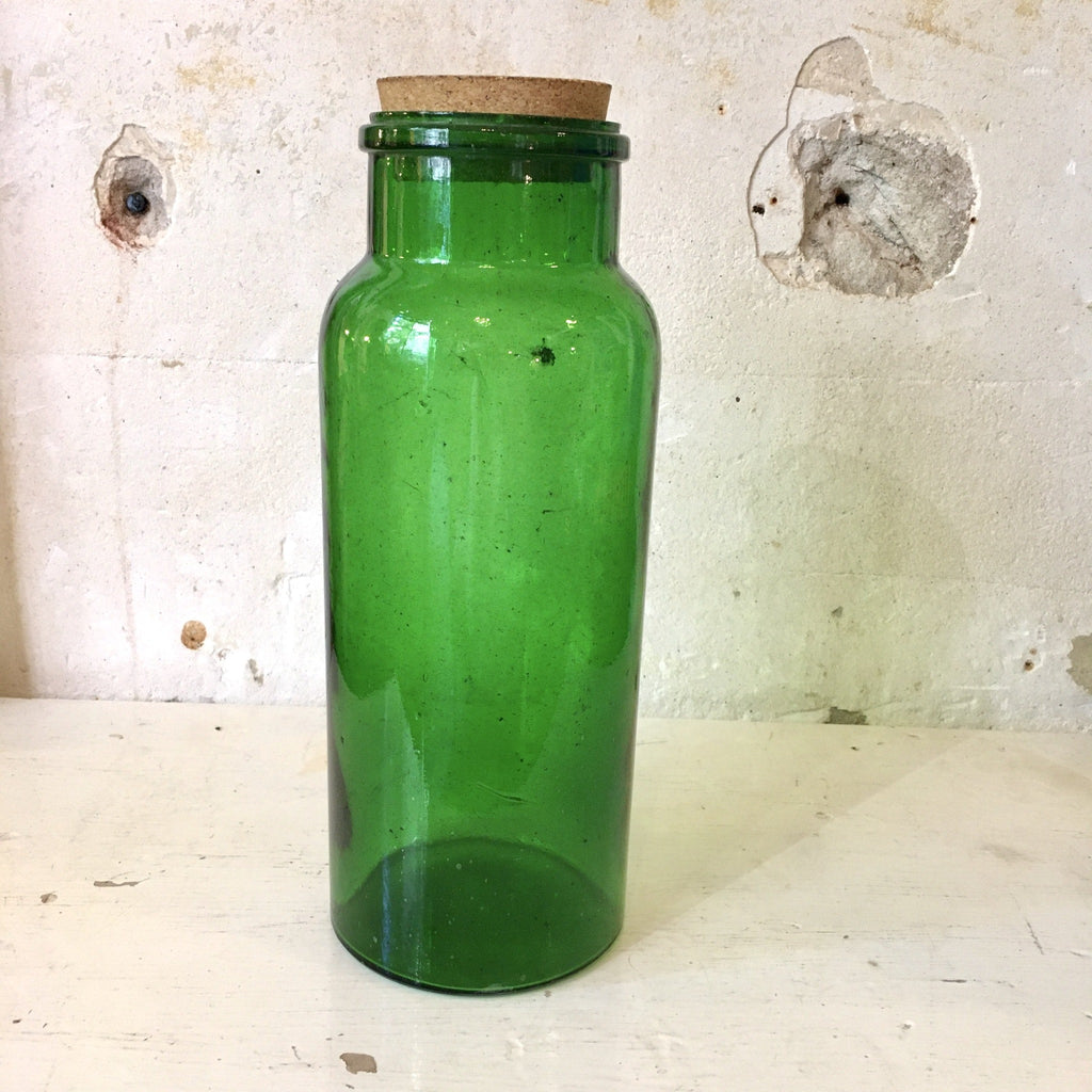 Grand bocal avec bouchon en verre moulé de couleur verte