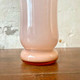 Vase en opaline rose